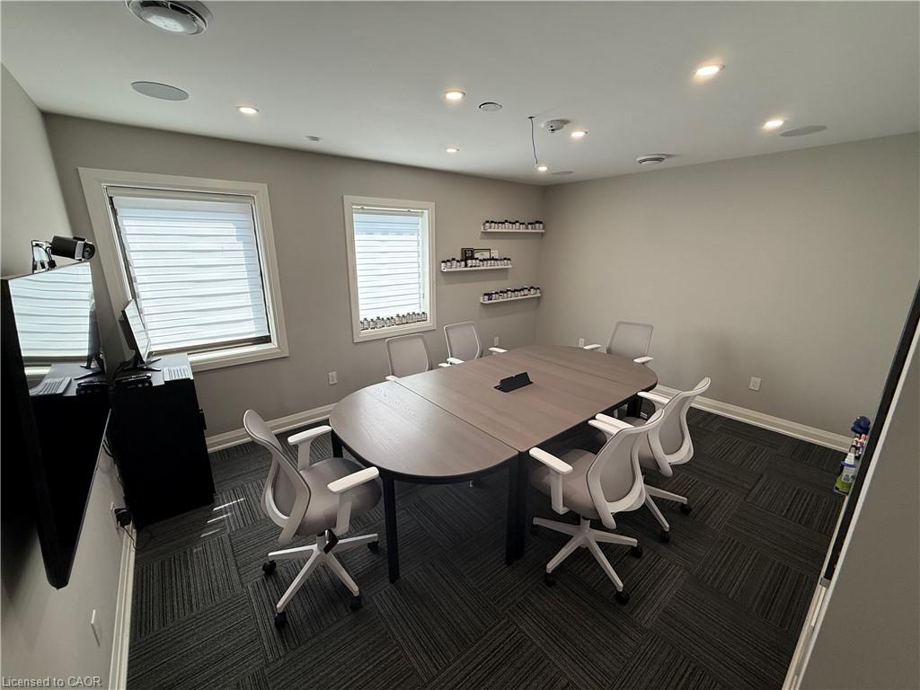 11-4180 Morris Drive Unit: 11