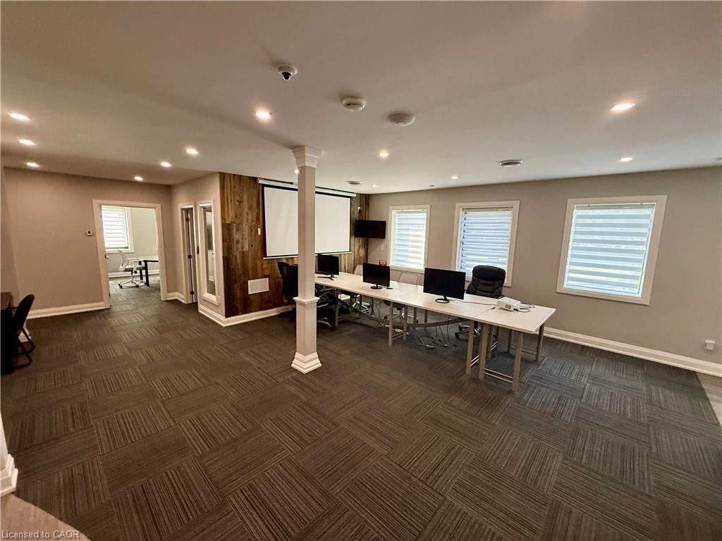 11-4180 Morris Drive Unit: 11