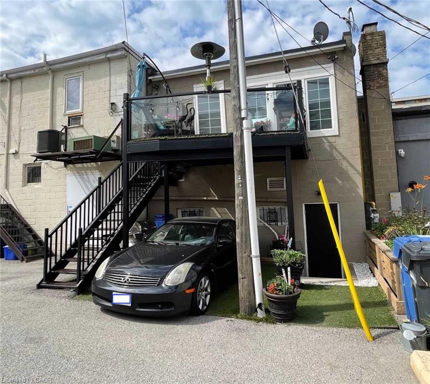453 Brant Street