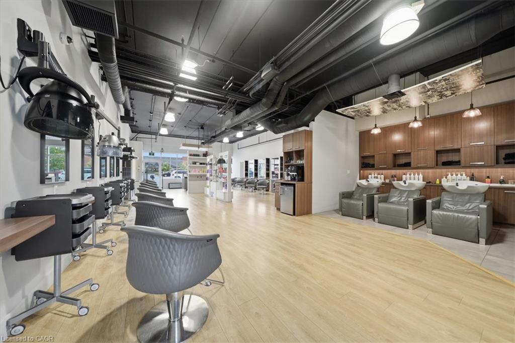 9-515 Dundas Street W Unit: 9