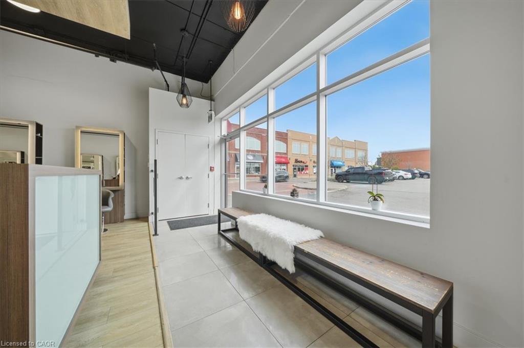 9-515 Dundas Street W Unit: 9