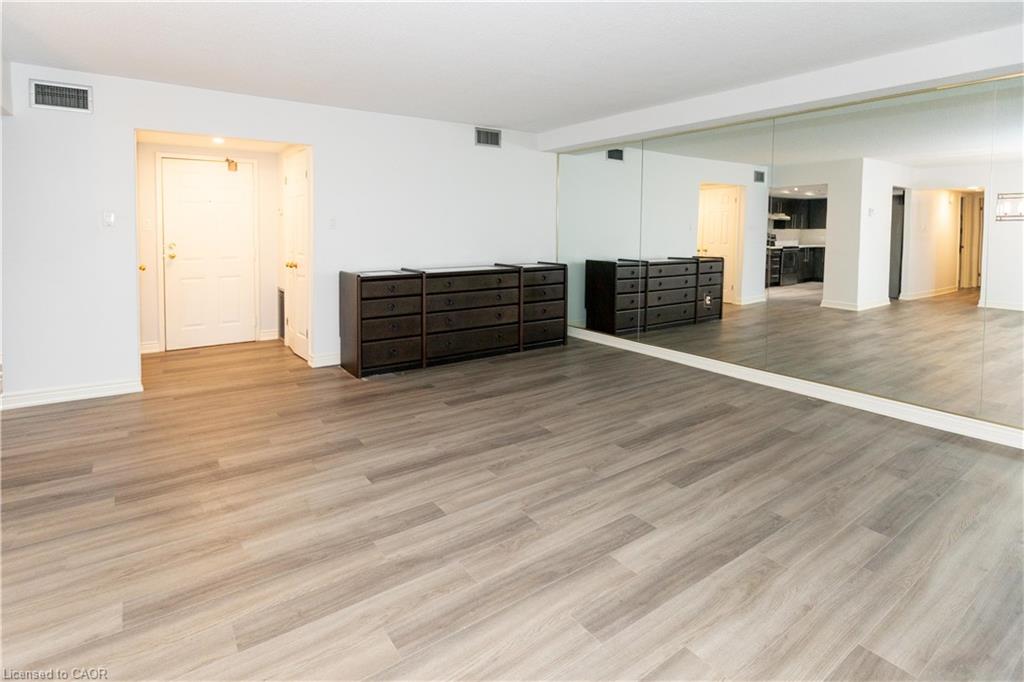 116-150 Wilson Street W Unit: 116