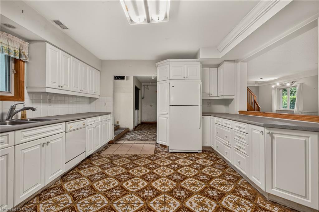 539 Enfield Road