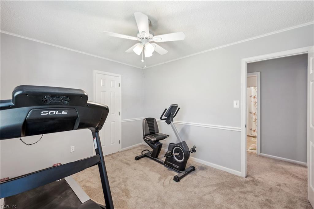 2104 Bromley CT