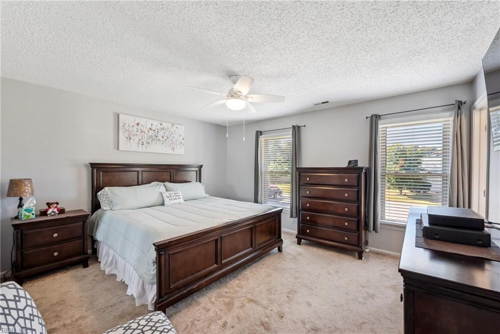 2104 Bromley CT