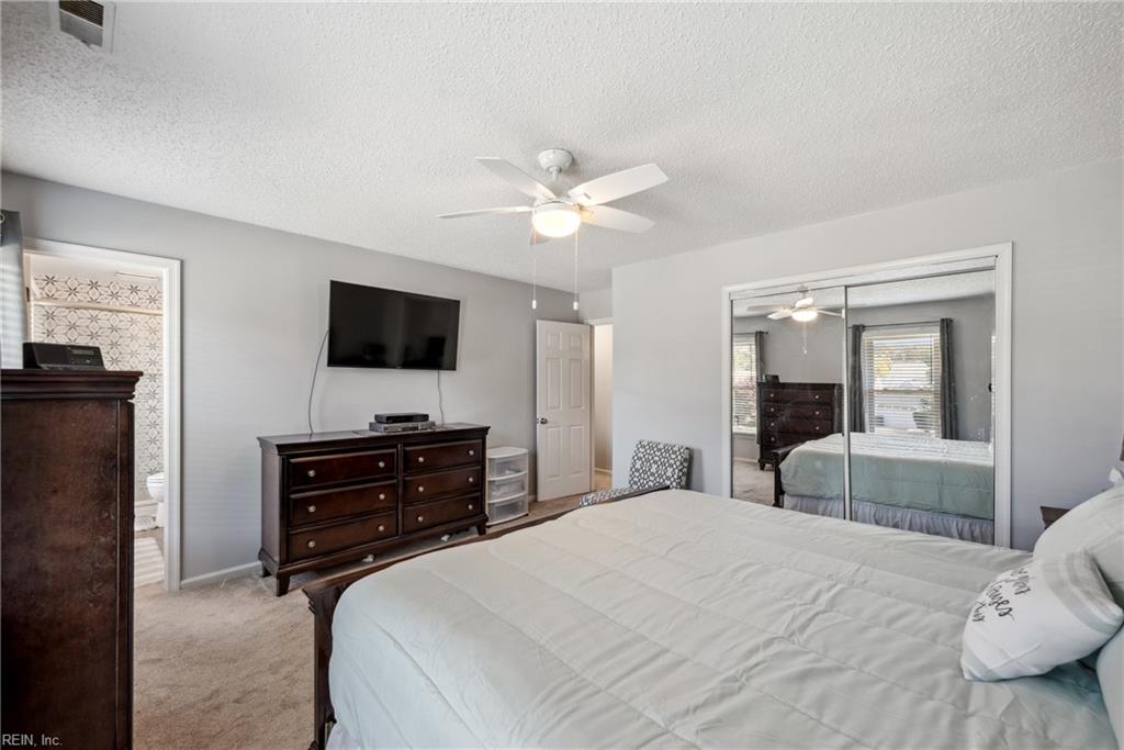 2104 Bromley CT