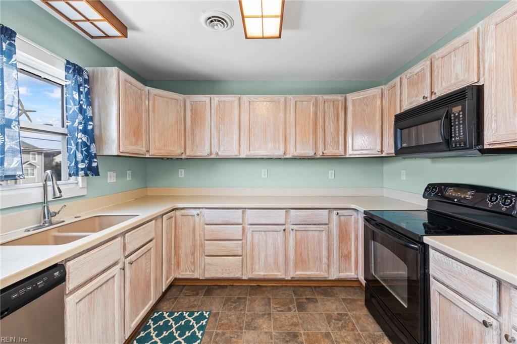 2733 Sandpiper RD