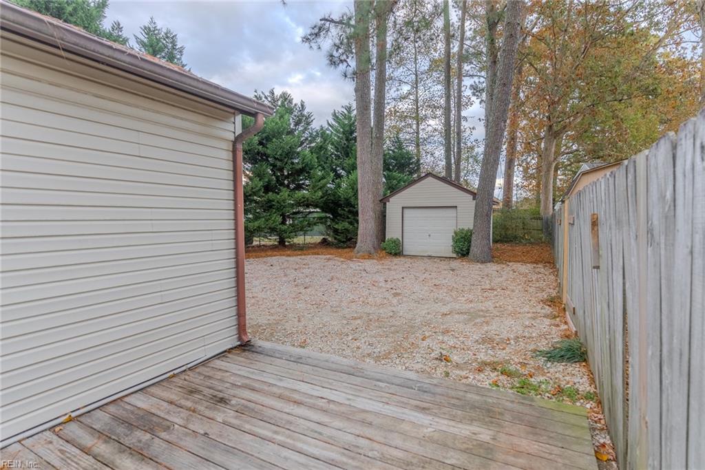 1400 Chickadee LN