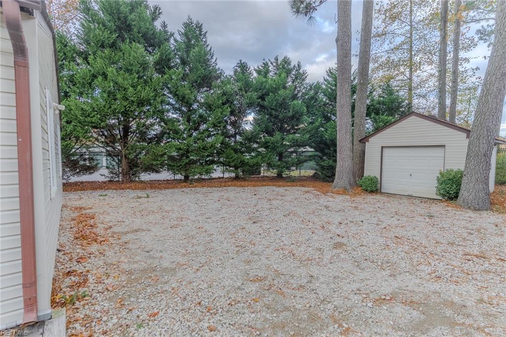1400 Chickadee LN