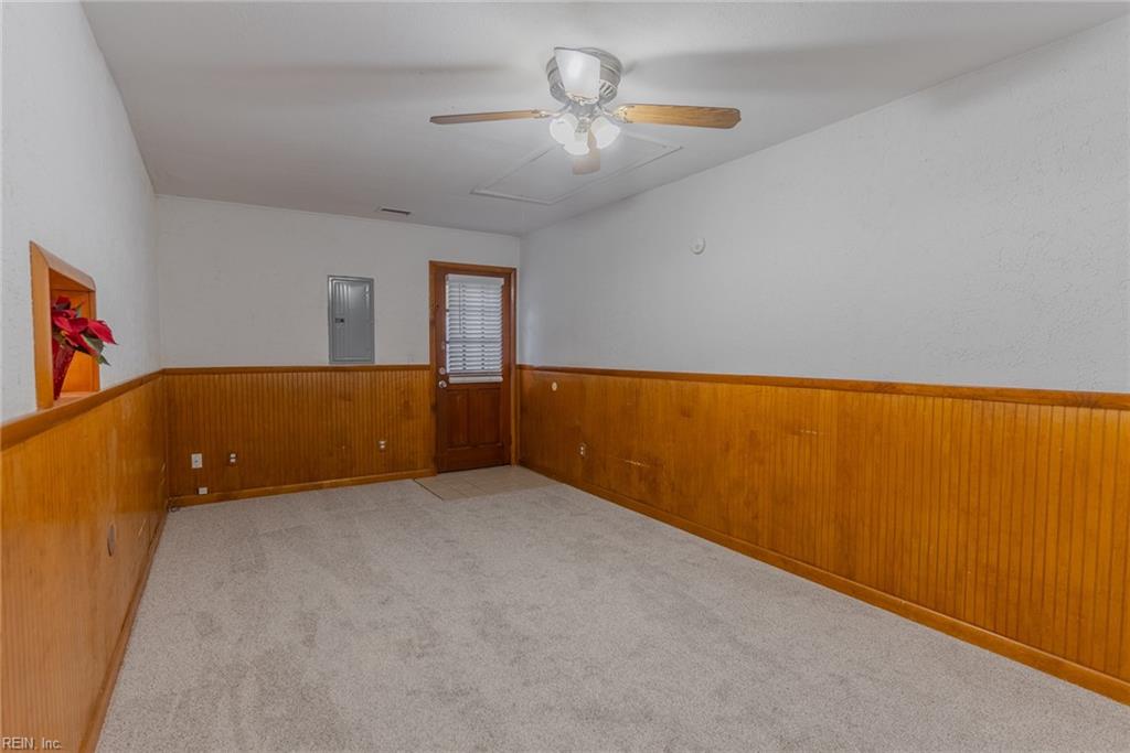 1400 Chickadee LN