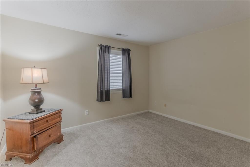 1400 Chickadee LN