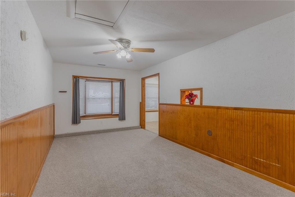 1400 Chickadee LN