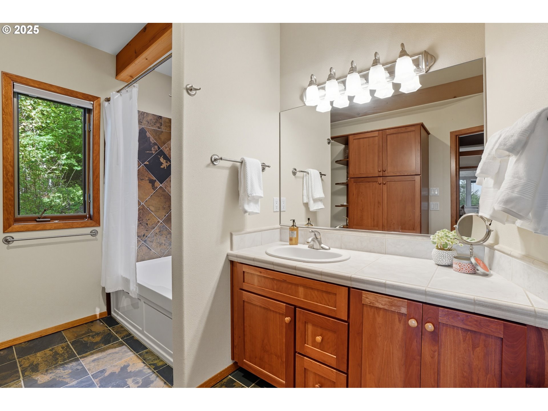 813 VARSITY RD, Kalama