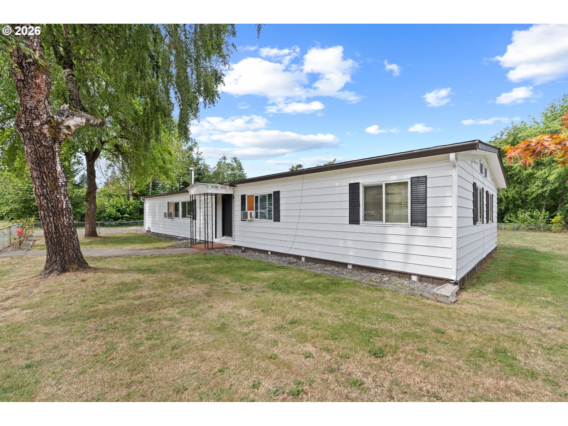 12 ROSENBACH LN