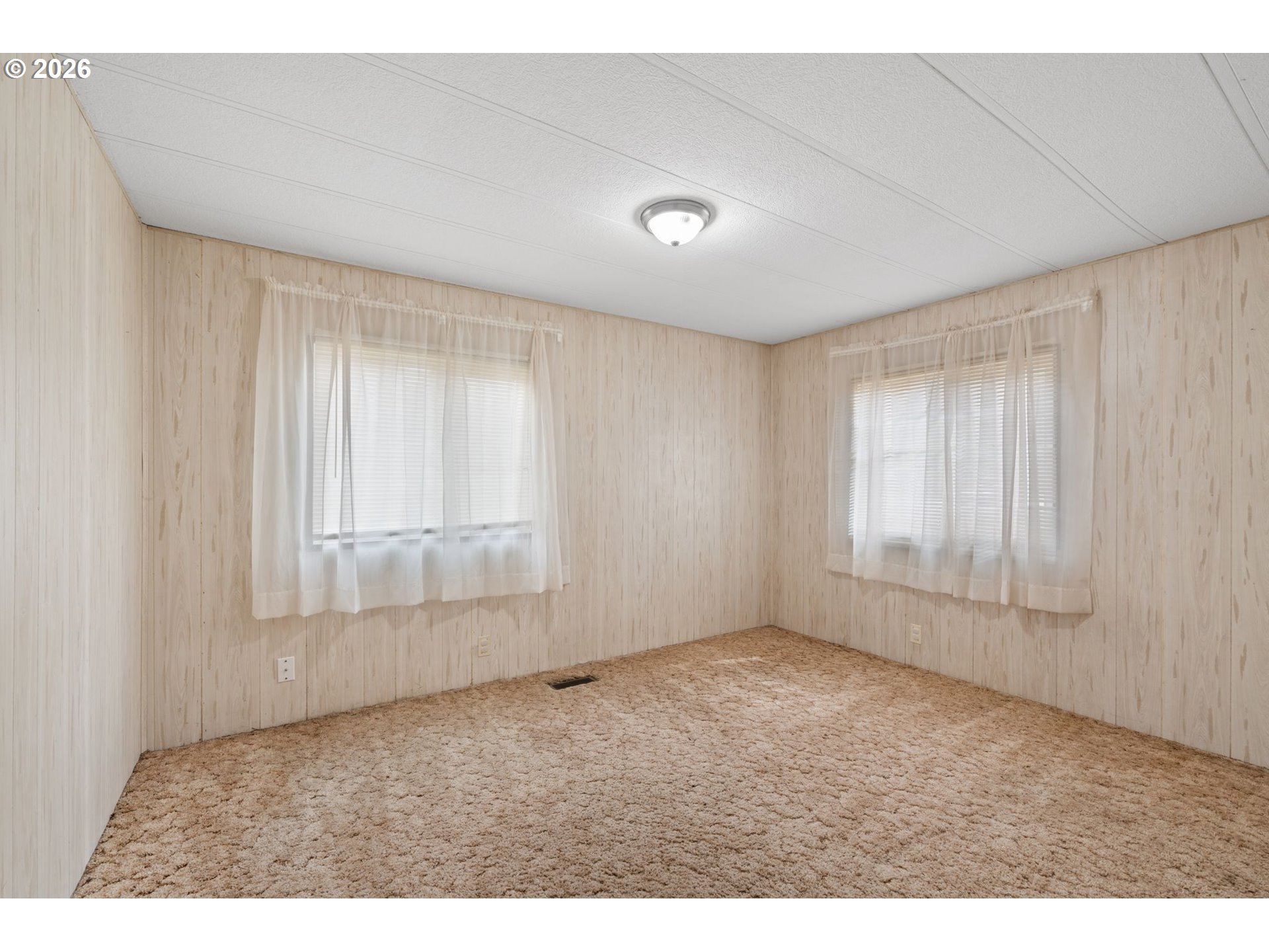 12 ROSENBACH LN