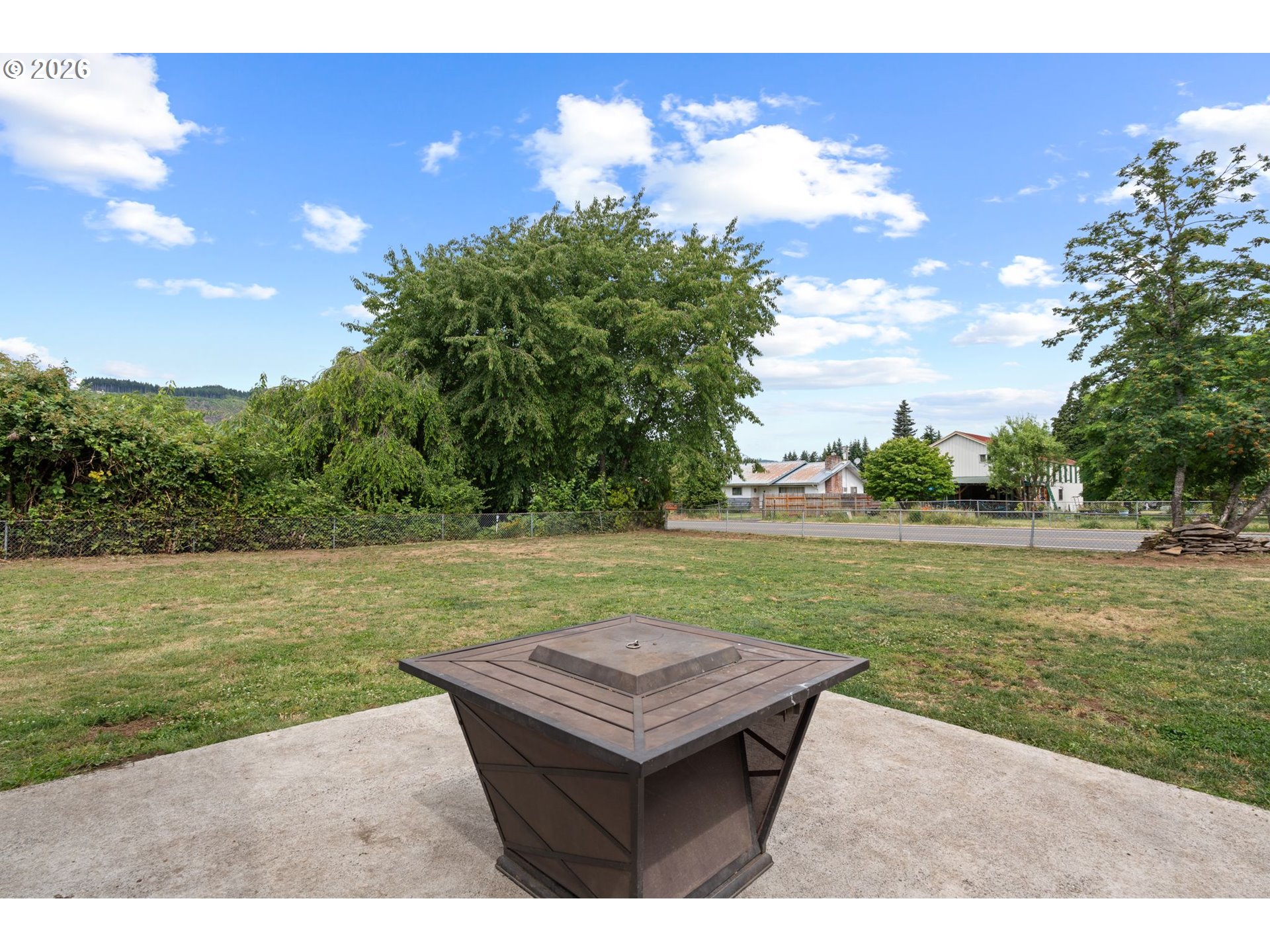 12 ROSENBACH LN