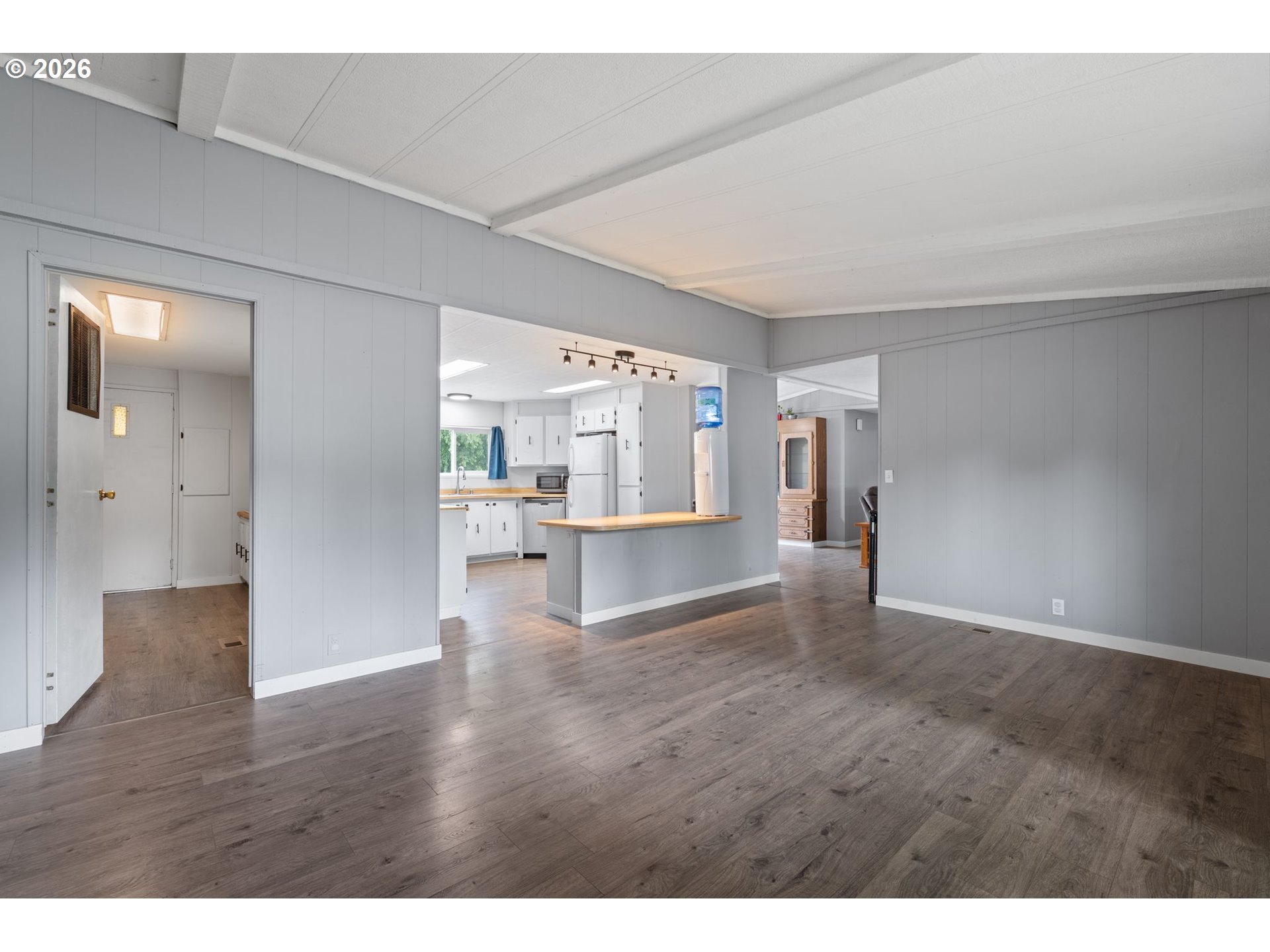 12 ROSENBACH LN