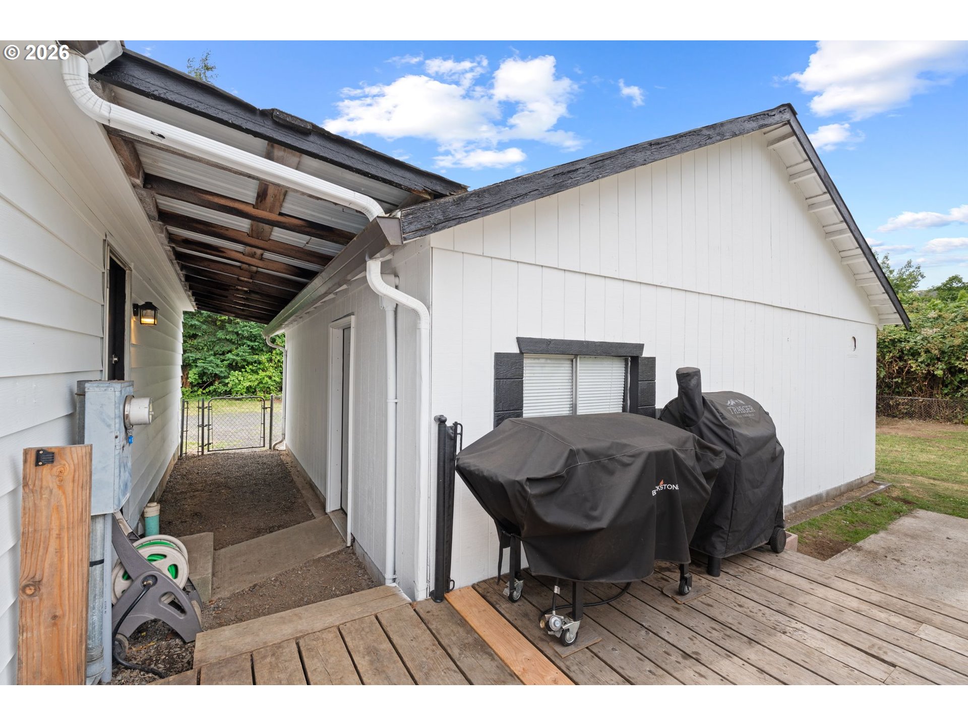 12 ROSENBACH LN
