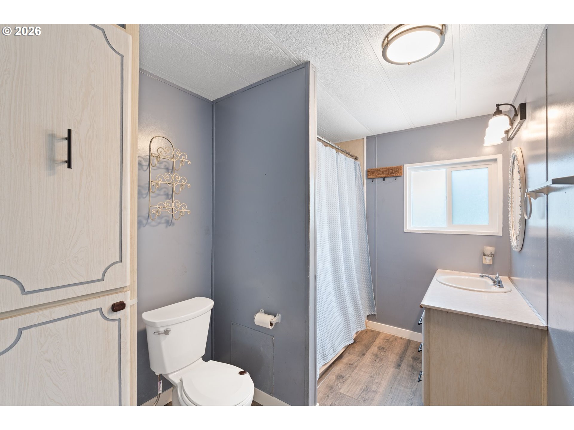 12 ROSENBACH LN