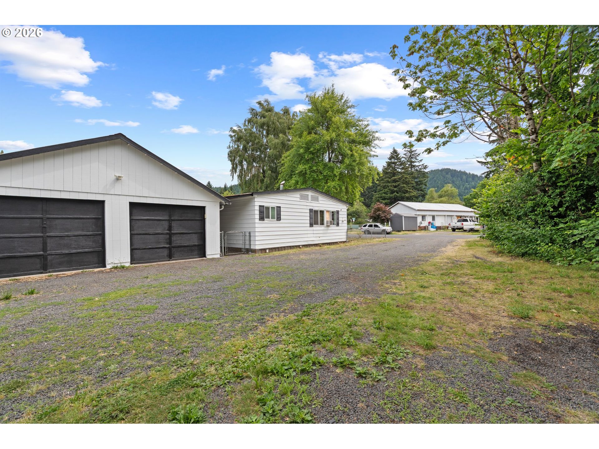 12 ROSENBACH LN