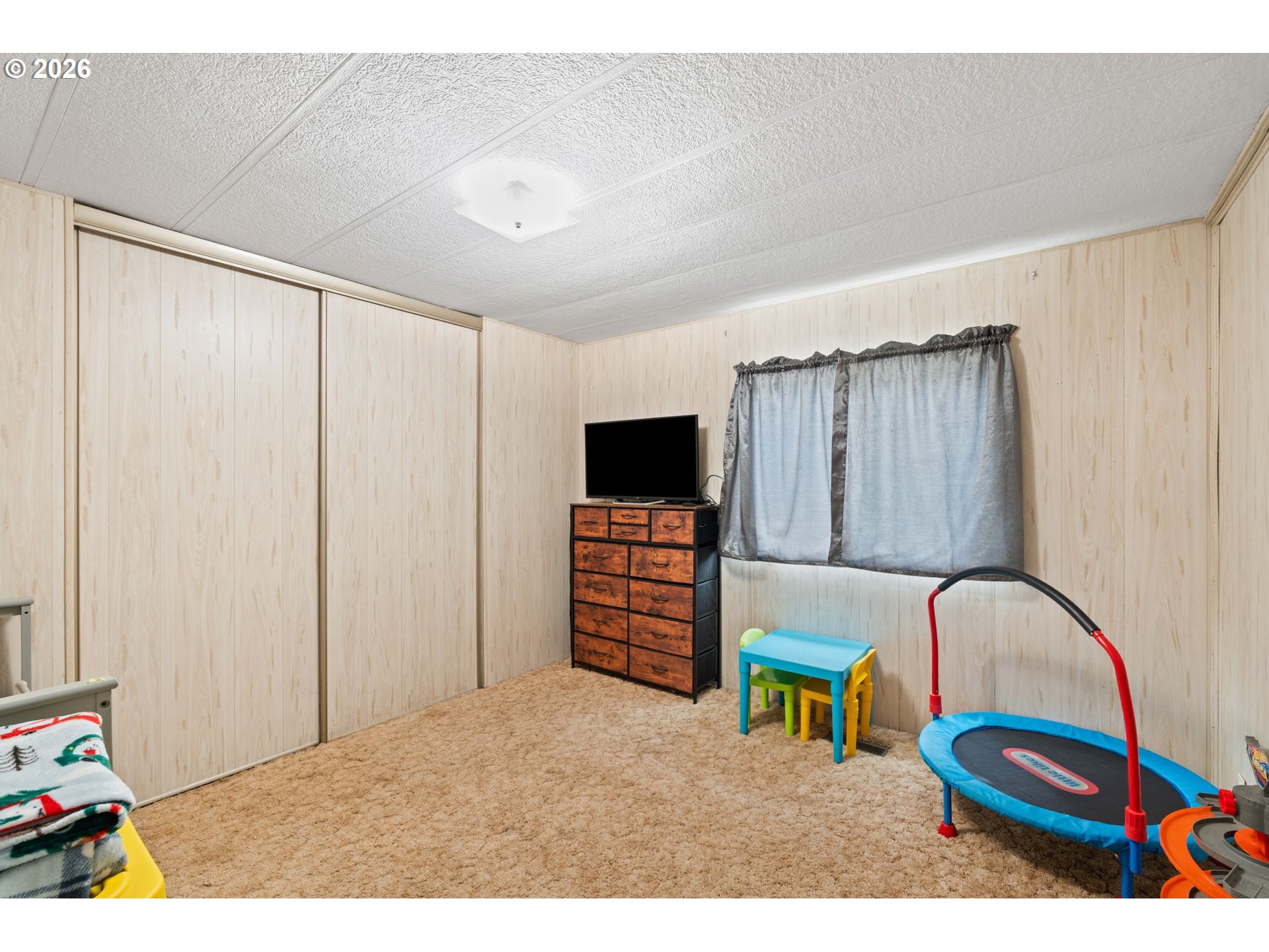 12 ROSENBACH LN