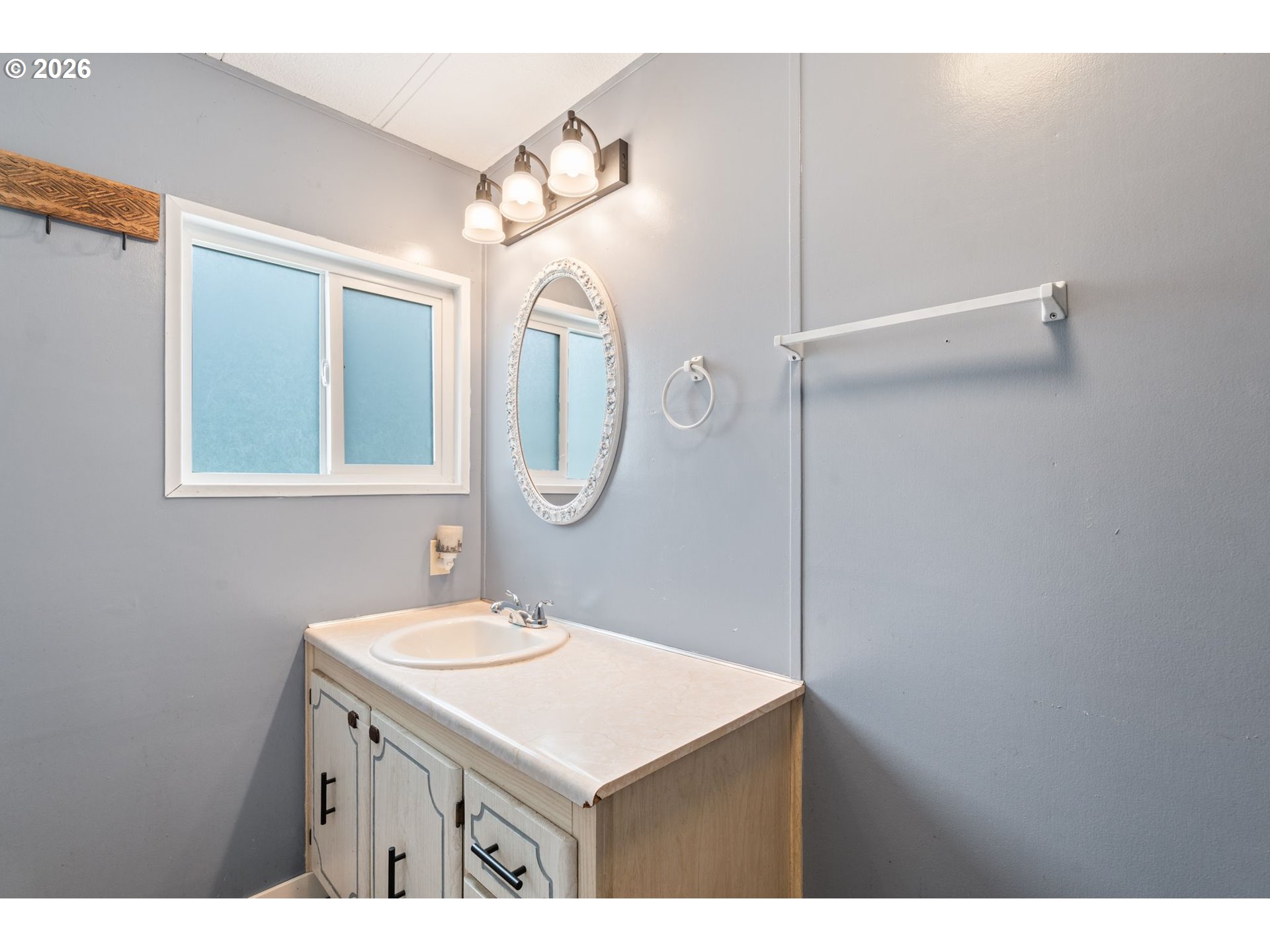 12 ROSENBACH LN
