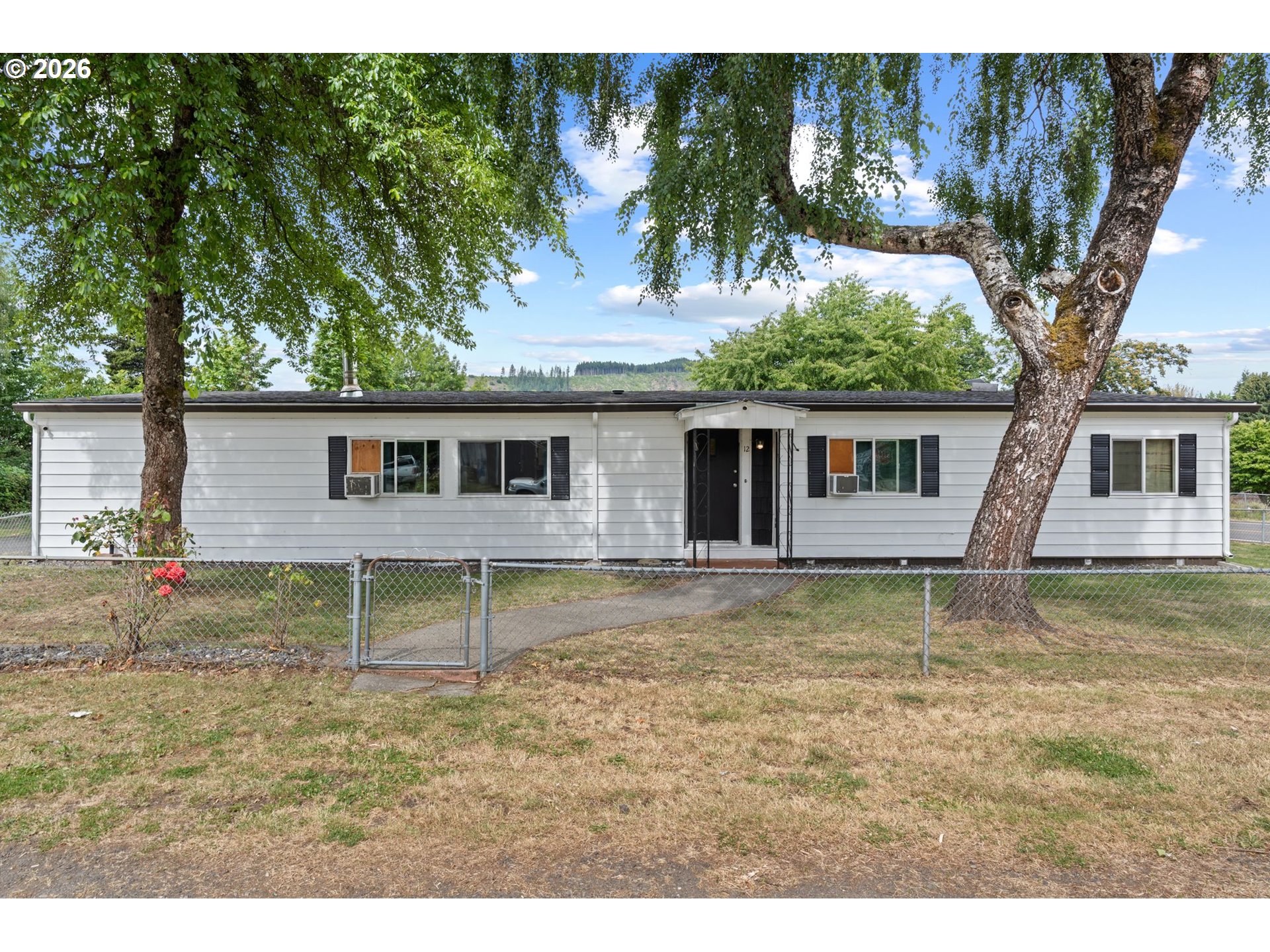 12 ROSENBACH LN