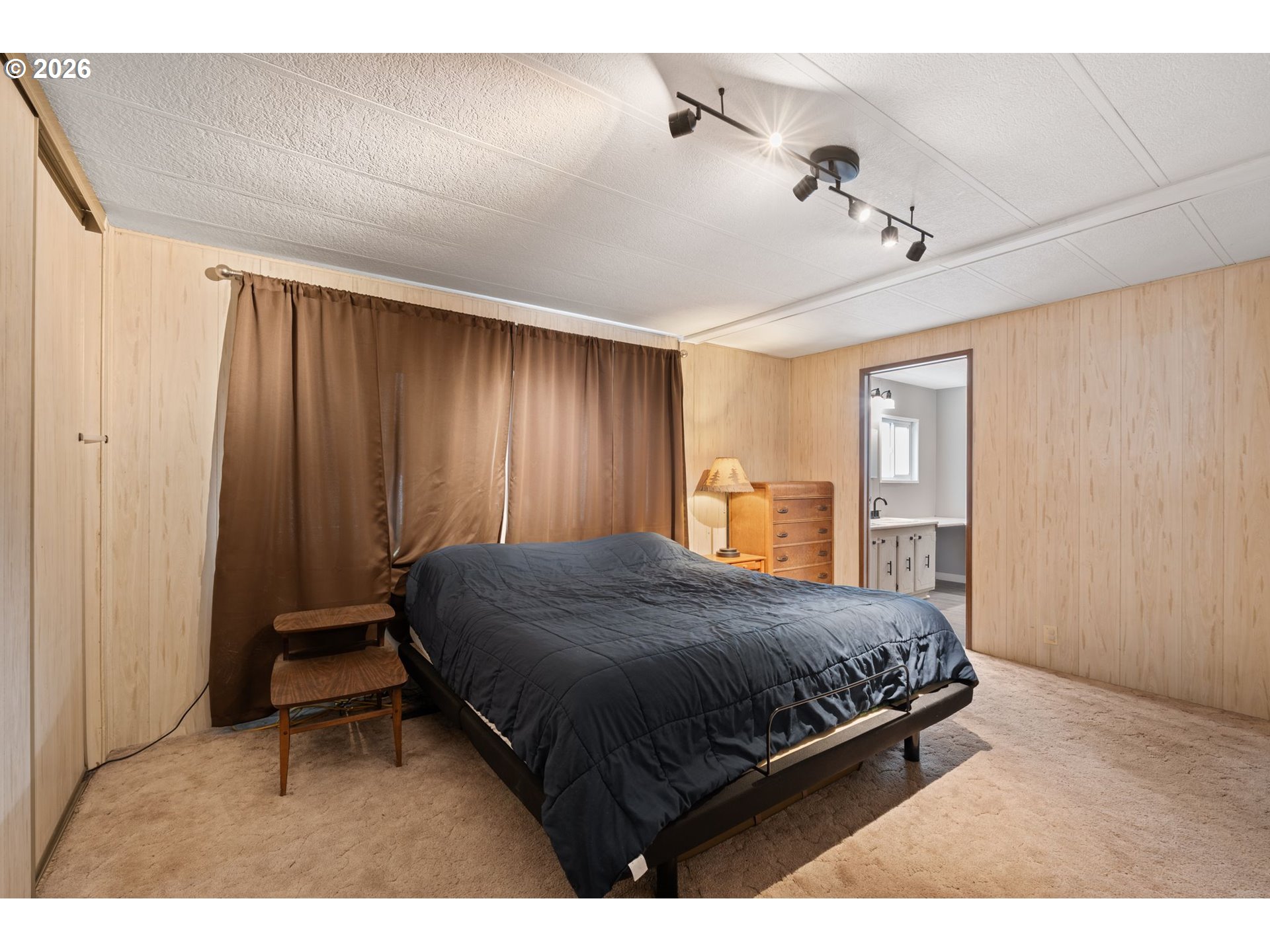 12 ROSENBACH LN