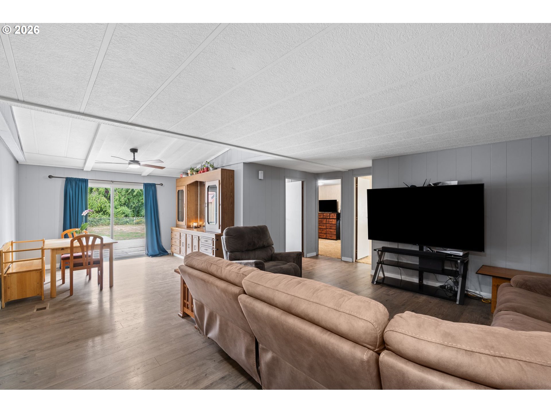 12 ROSENBACH LN