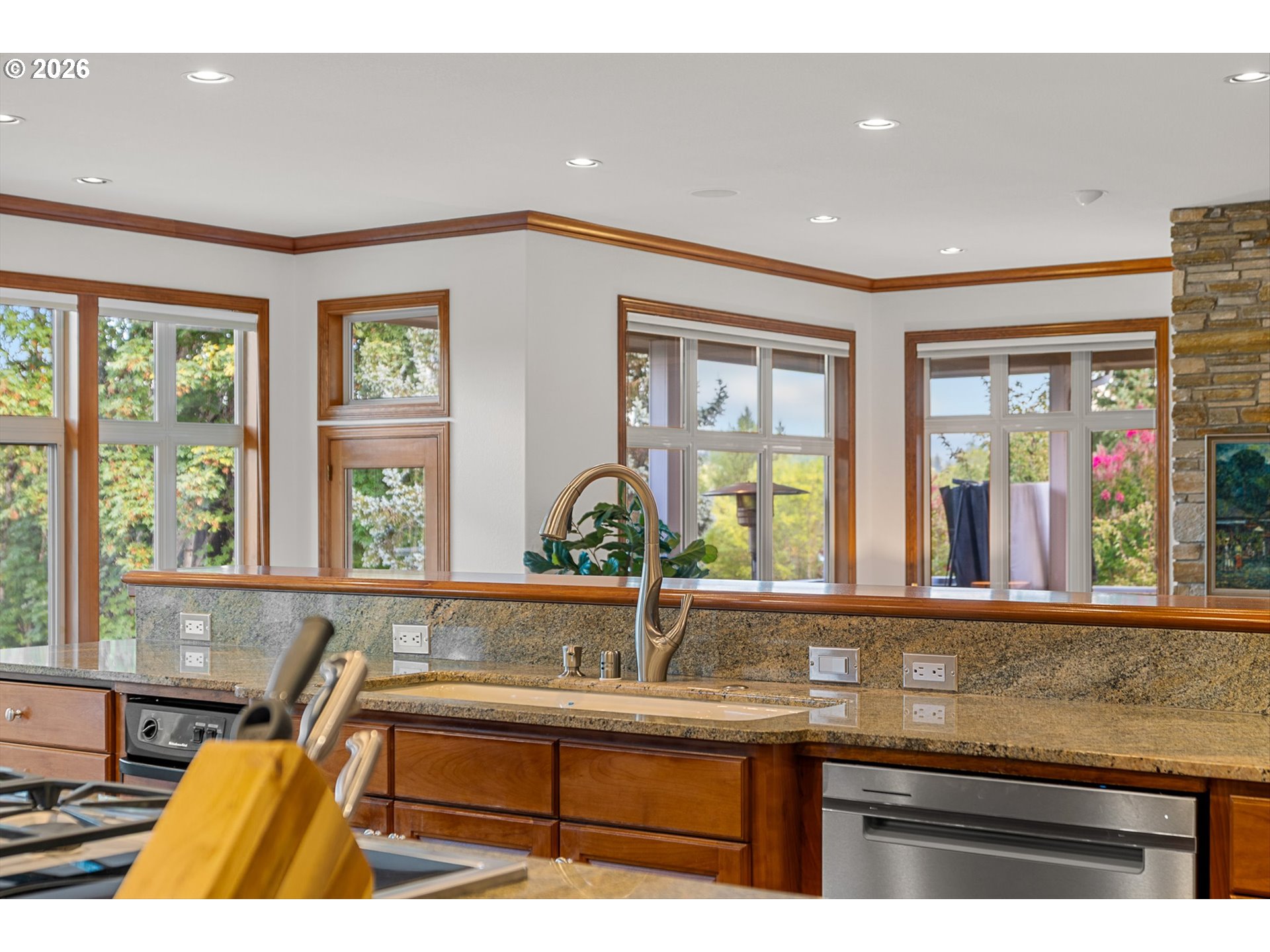 2535 NW LACAMAS DR
