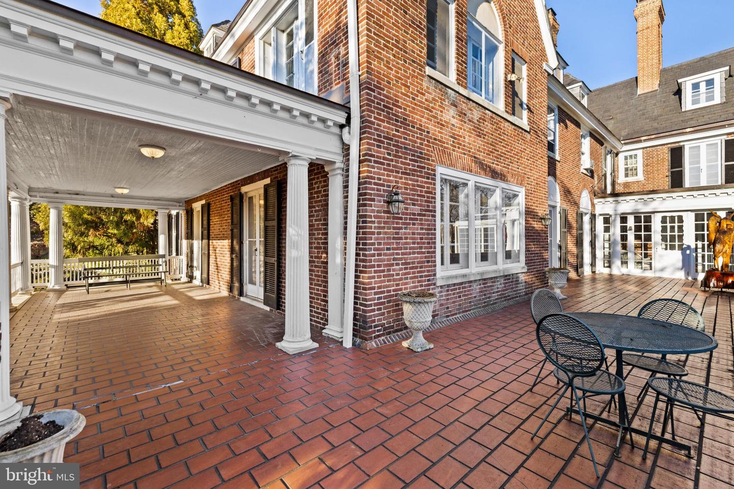 211 Wendover Rd