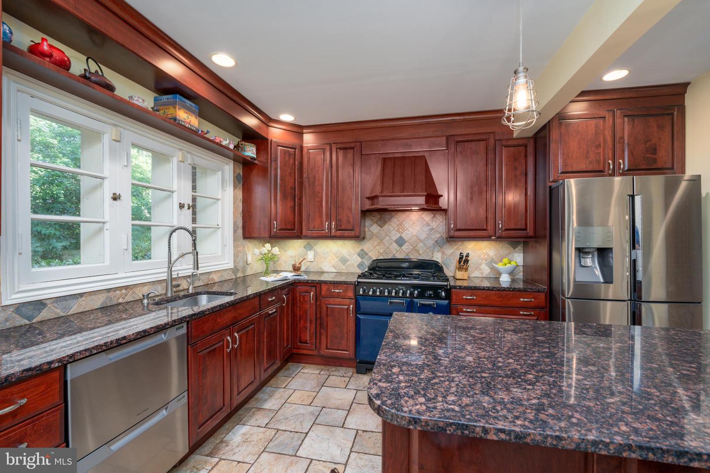 3609 Greenway