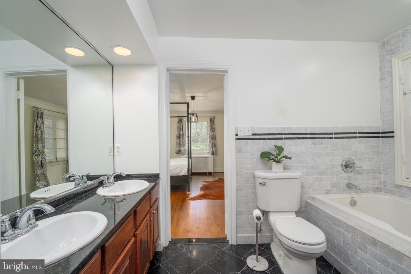 3609 Greenway