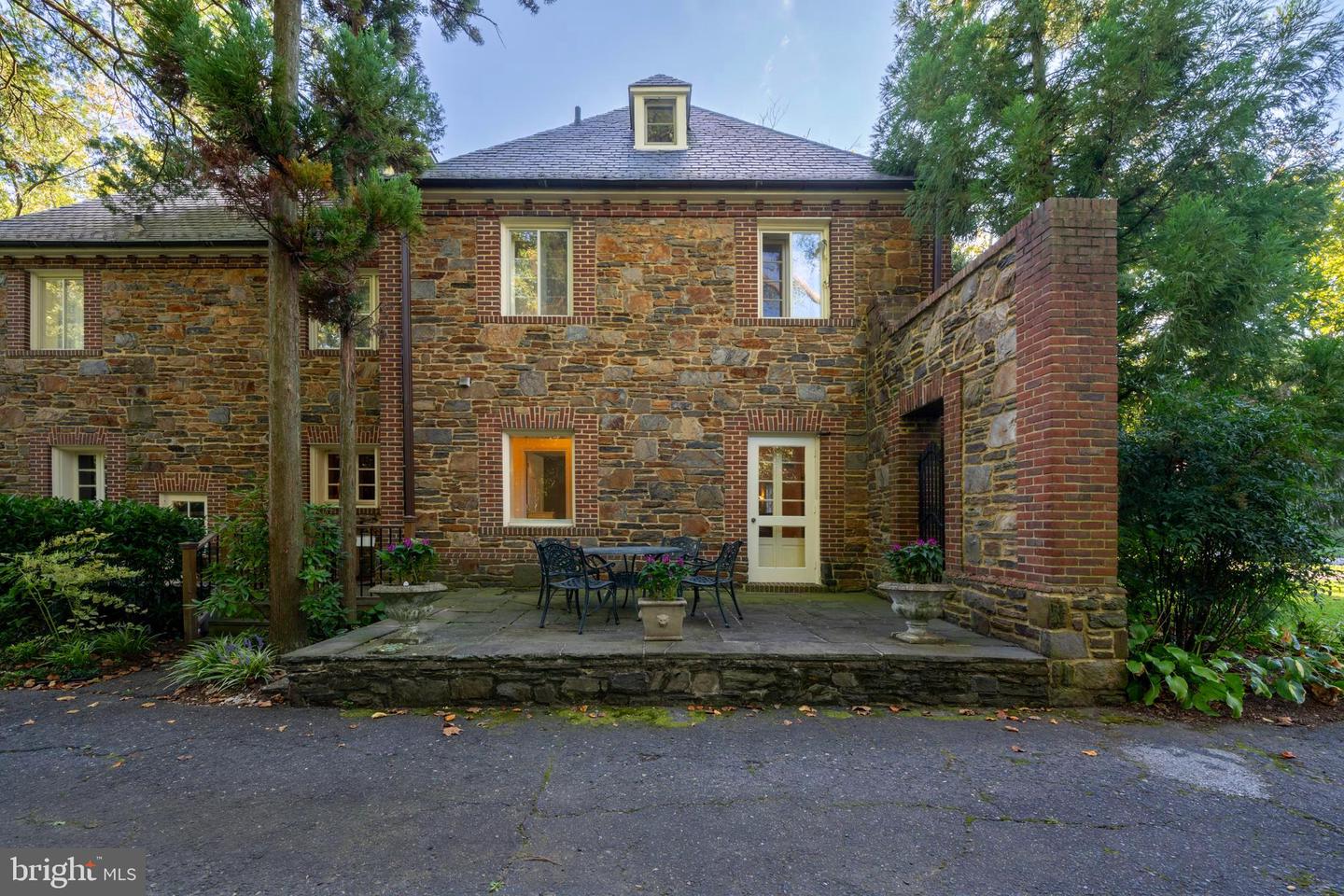 3609 Greenway