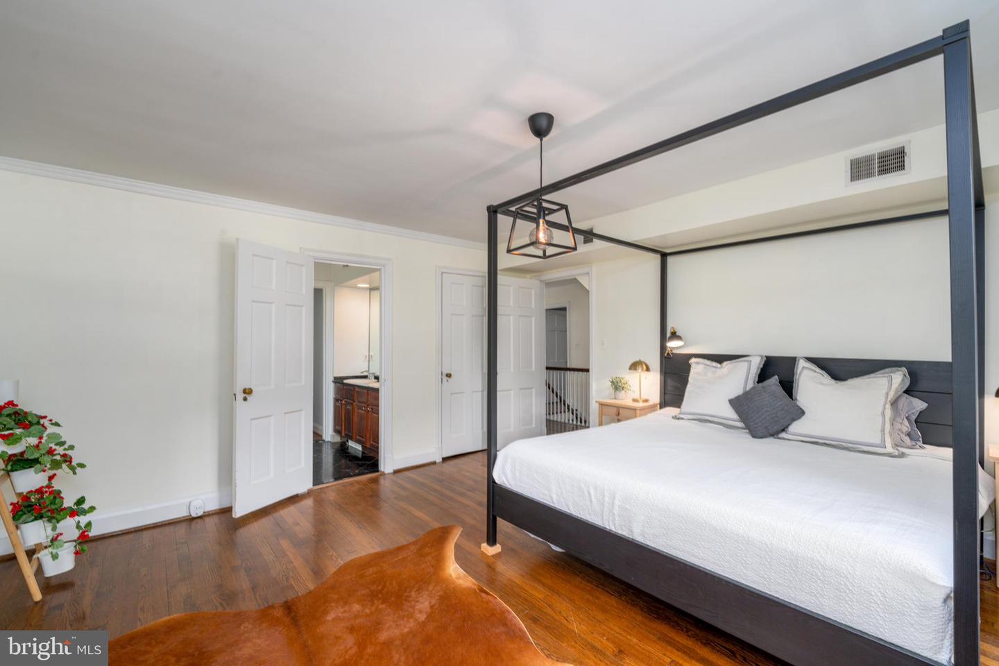 3609 Greenway