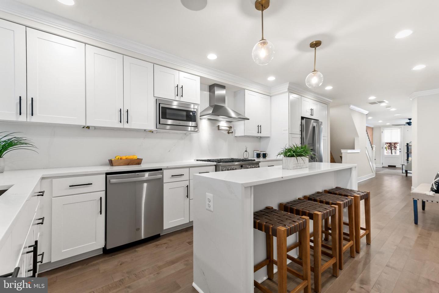 333 E Hamburg St