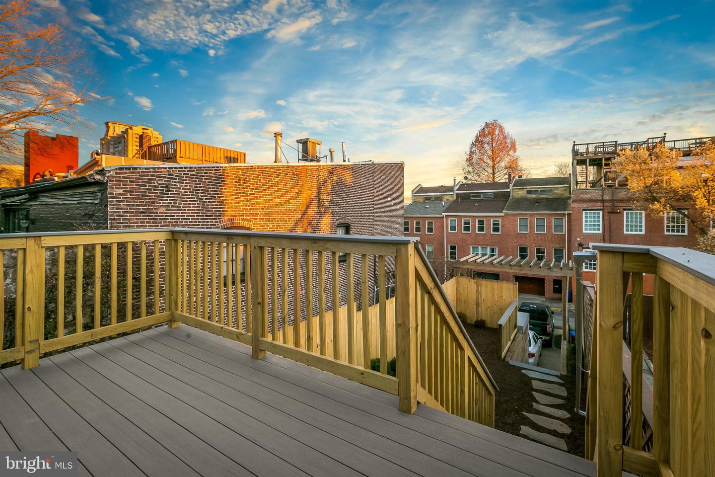 333 E Hamburg St