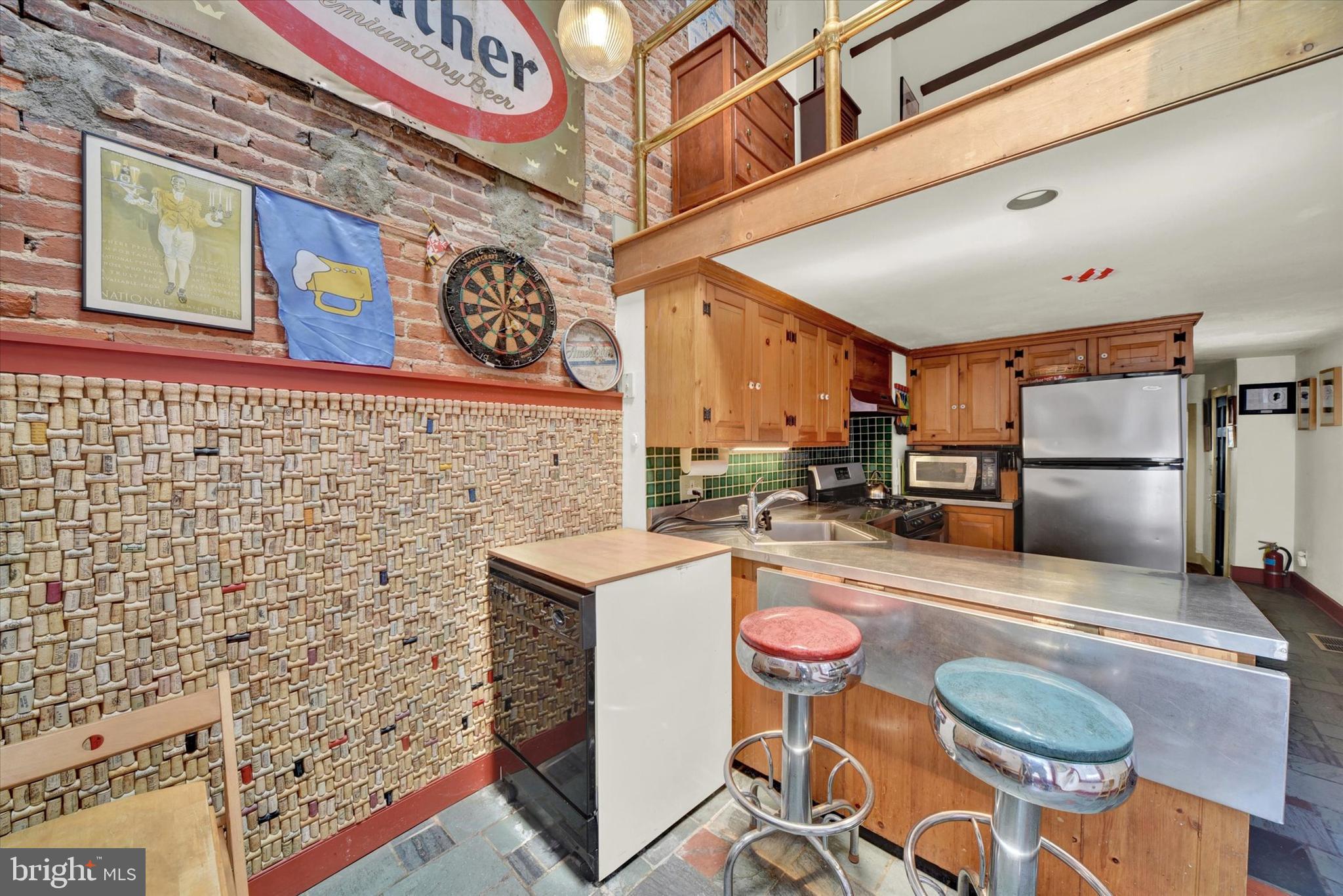 1611 Lancaster St