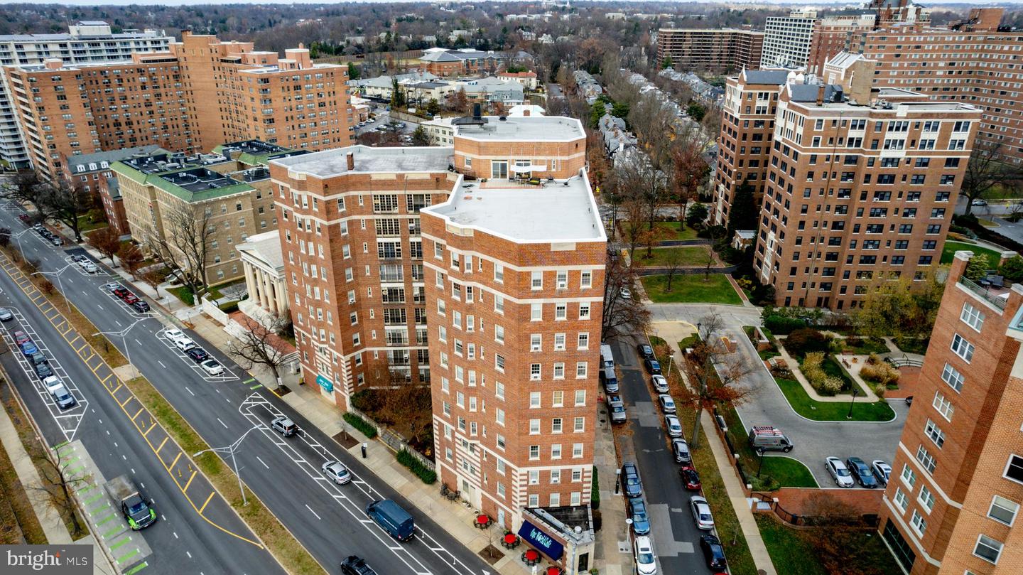 100 UNIVERSITY PKWY #2D