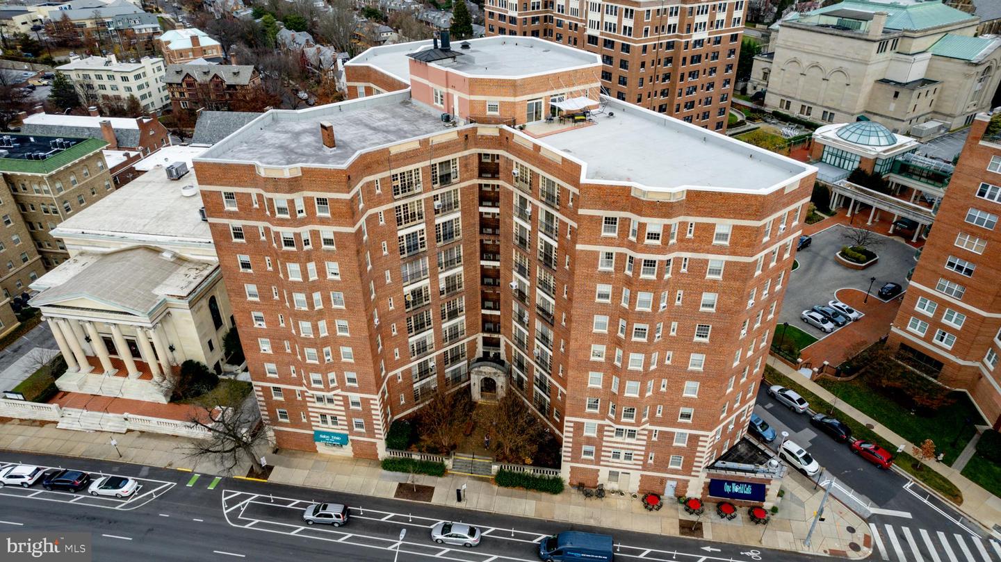 100 UNIVERSITY PKWY #2D