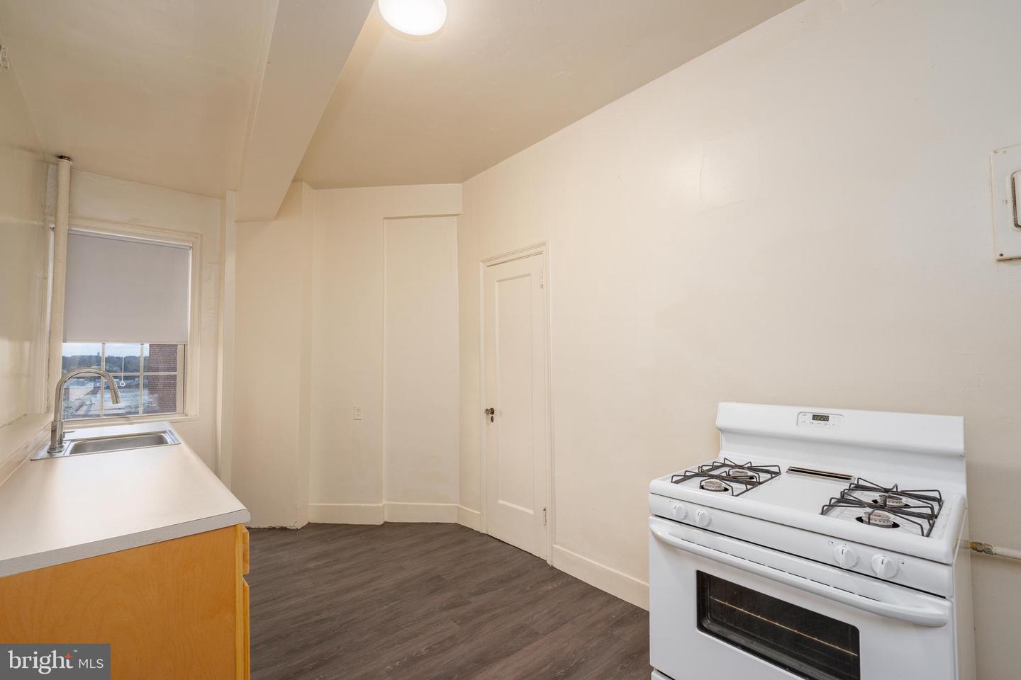 100 UNIVERSITY PKWY #2D