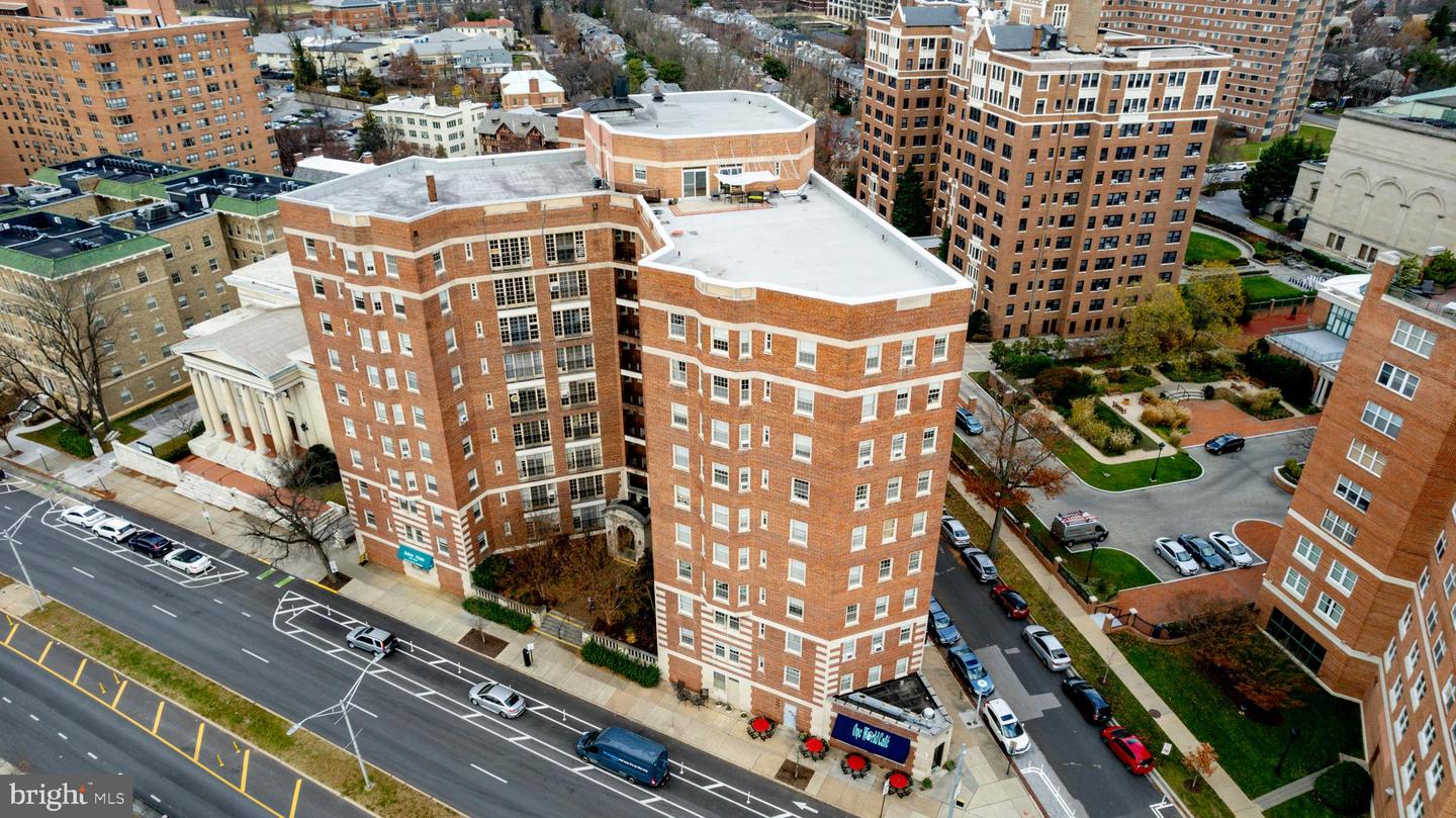 100 UNIVERSITY PKWY #2D