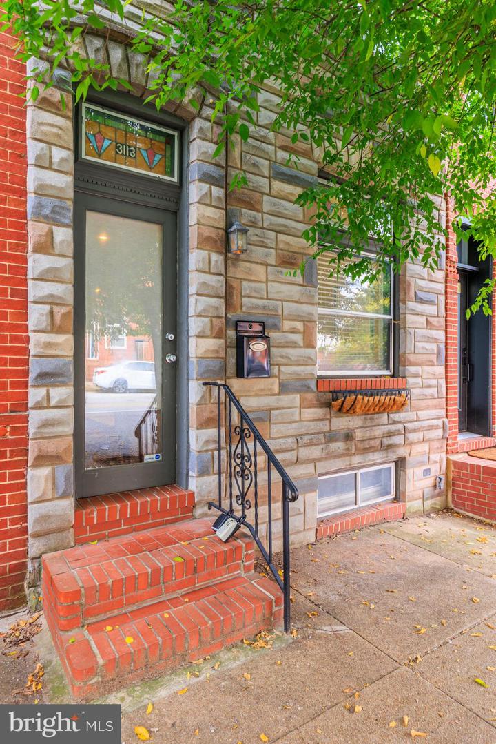 3113 Dillon St