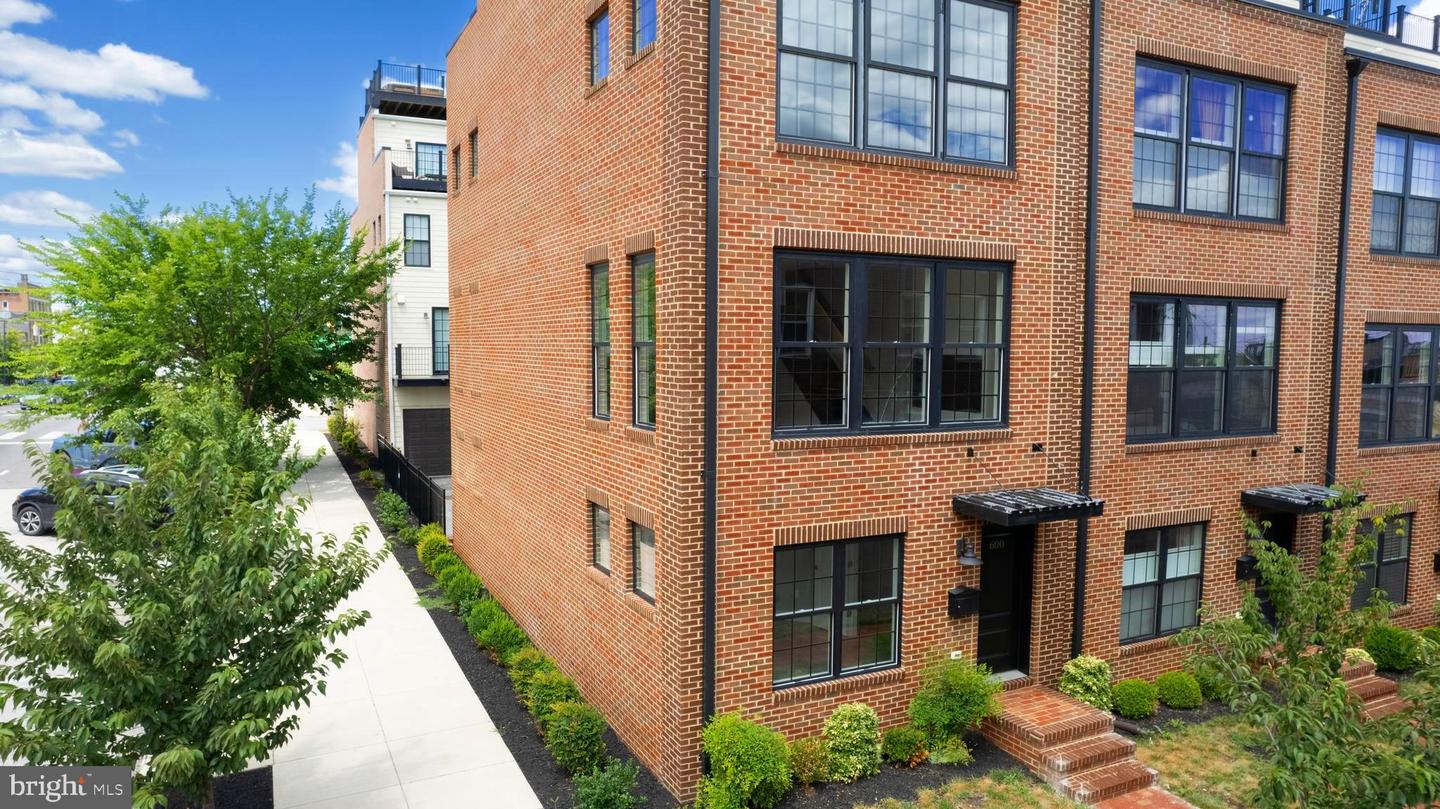 600 S Dean St