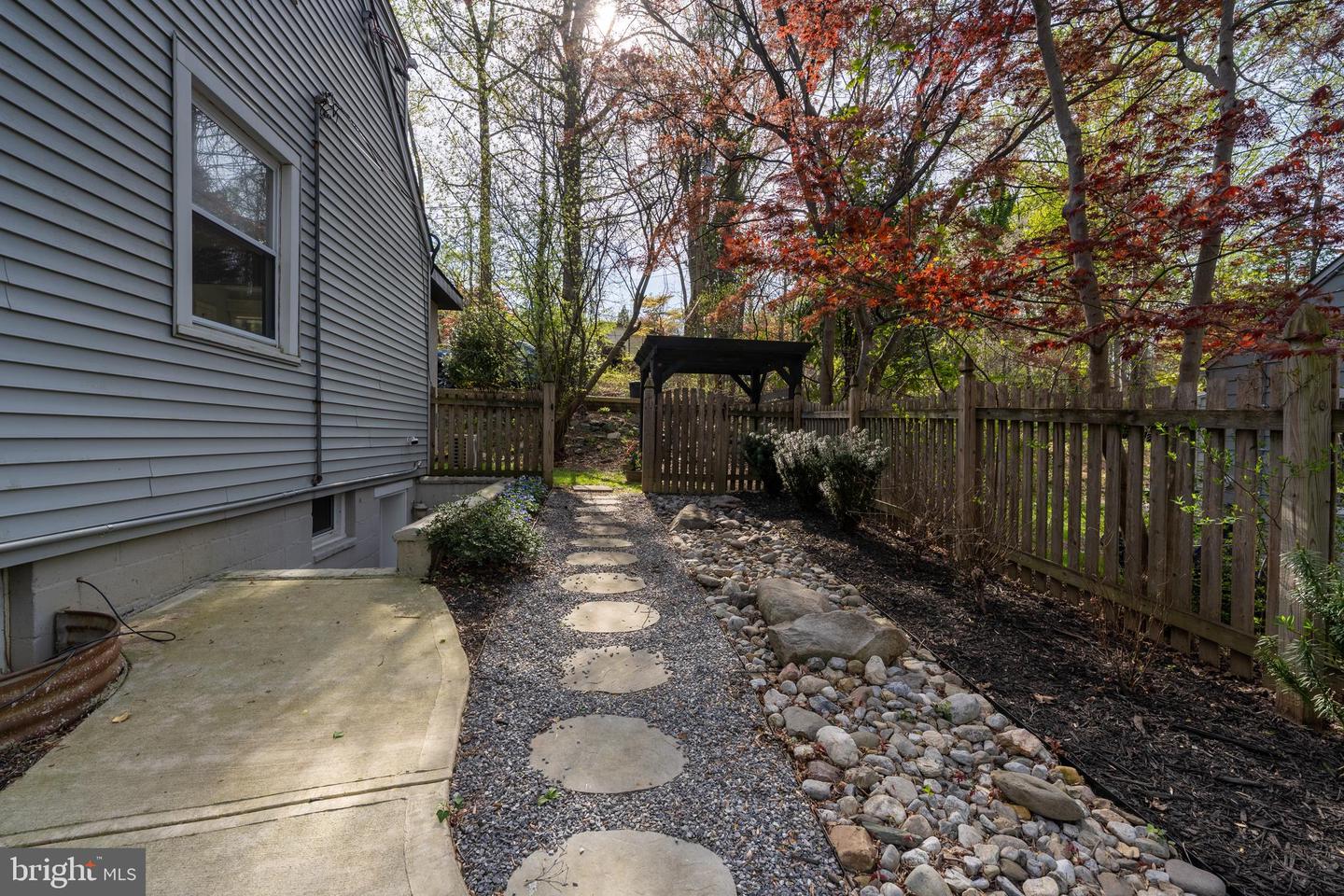 1609 W Rogers Ave W