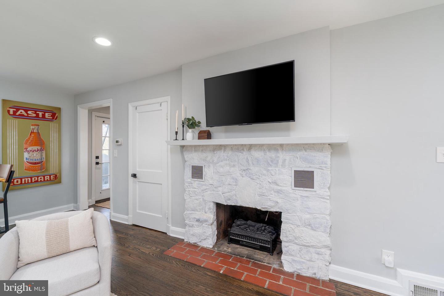 1609 W Rogers Ave W