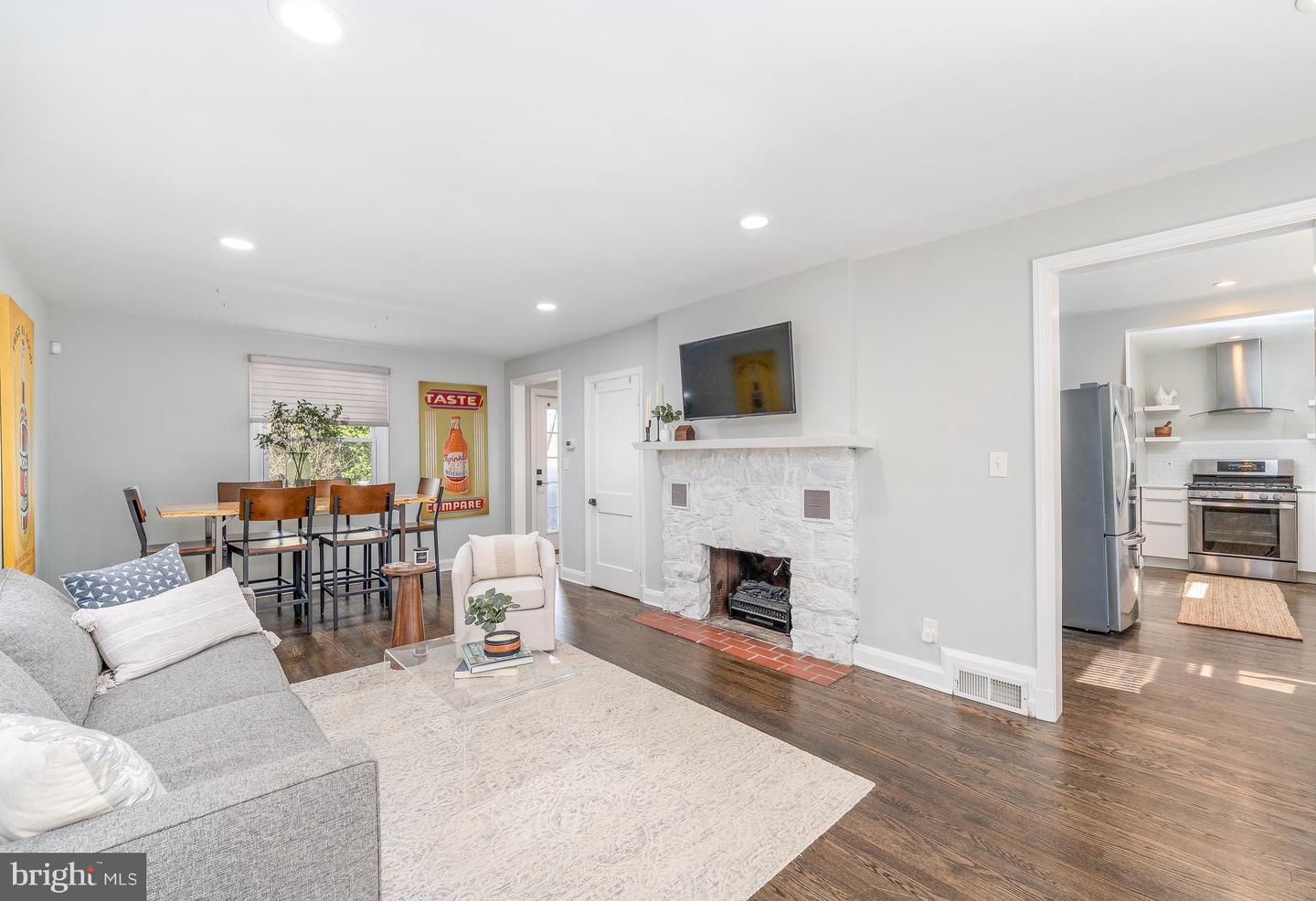 1609 W Rogers Ave W