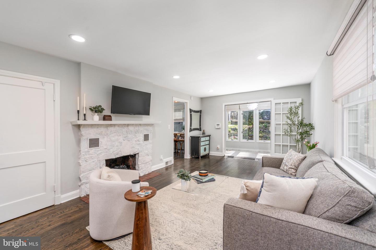 1609 W Rogers Ave W