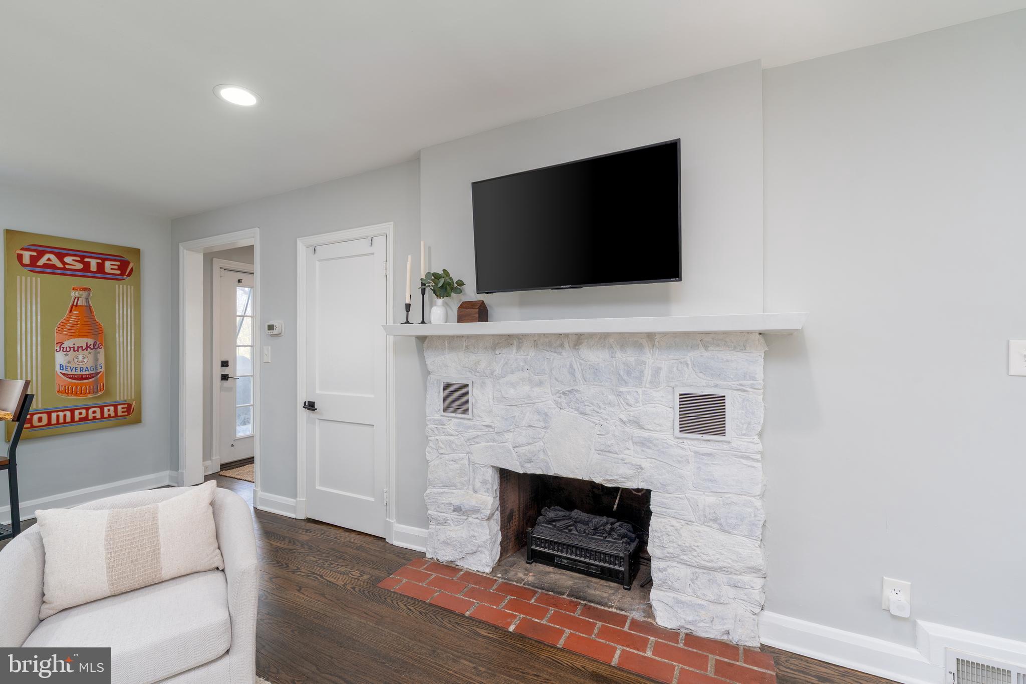 1609 W Rogers Ave W