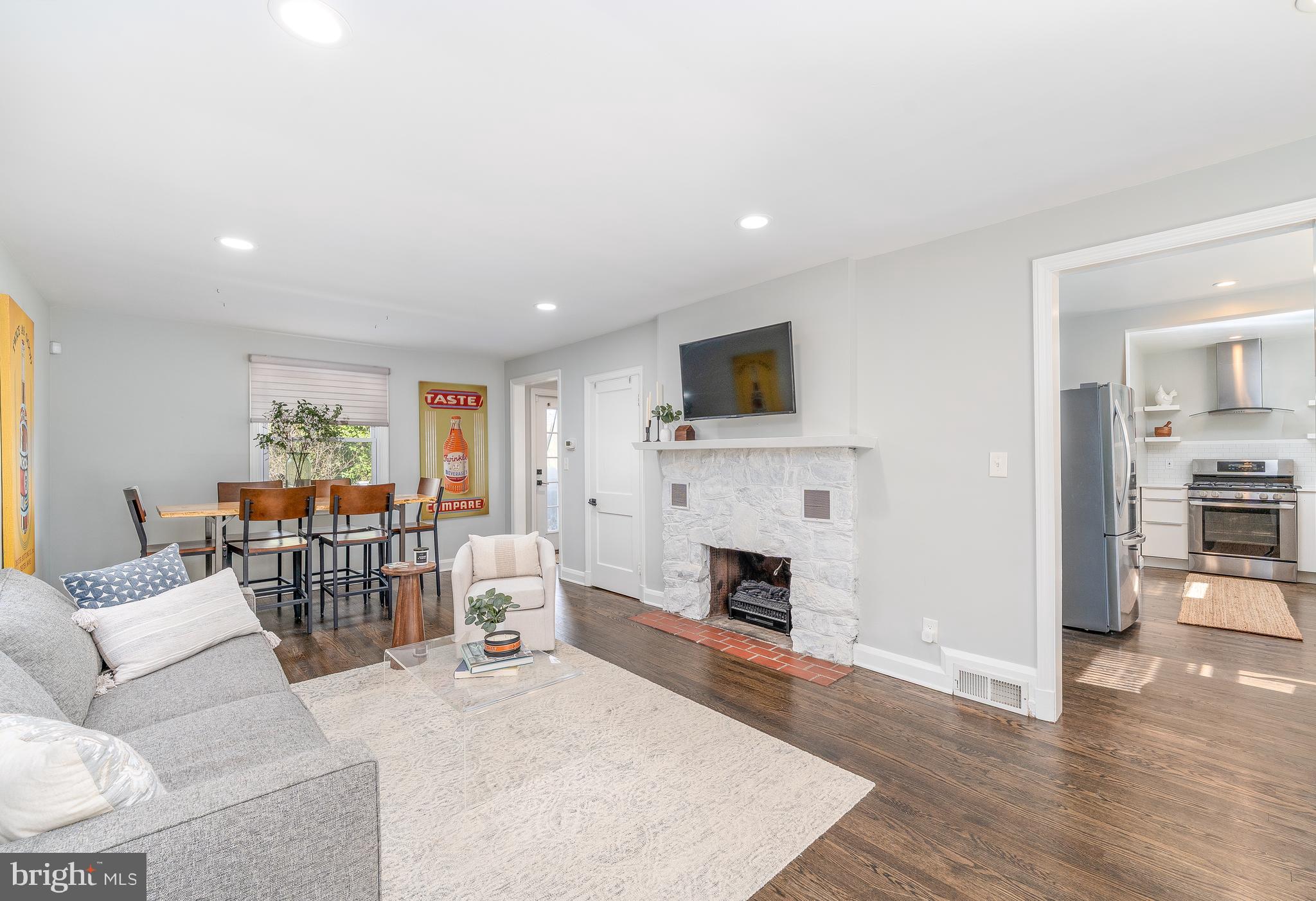 1609 W Rogers Ave W